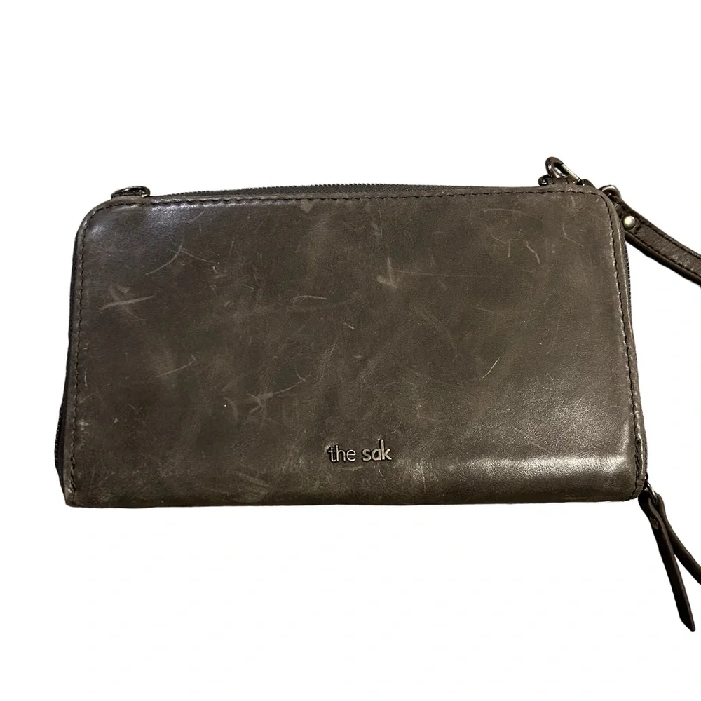 The Sak Iris grey leather wristlet